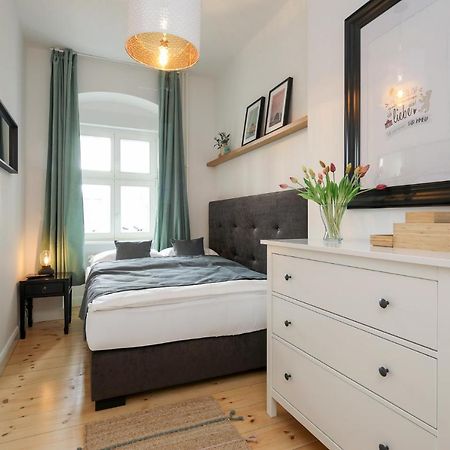 4 Personen Altbau Apartment Nahe Kurfuerstendamm - Romeo & Julia برلين المظهر الخارجي الصورة