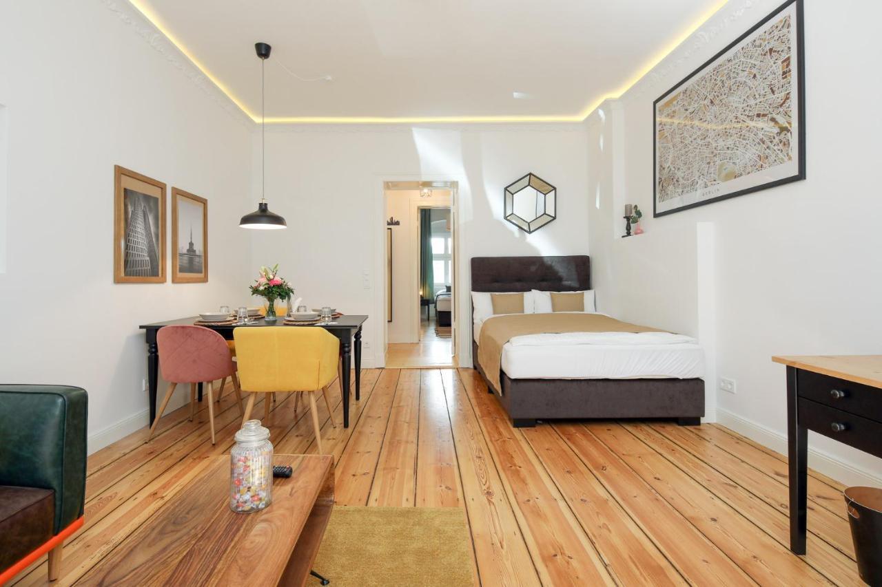 4 Personen Altbau Apartment Nahe Kurfuerstendamm - Romeo & Julia برلين المظهر الخارجي الصورة