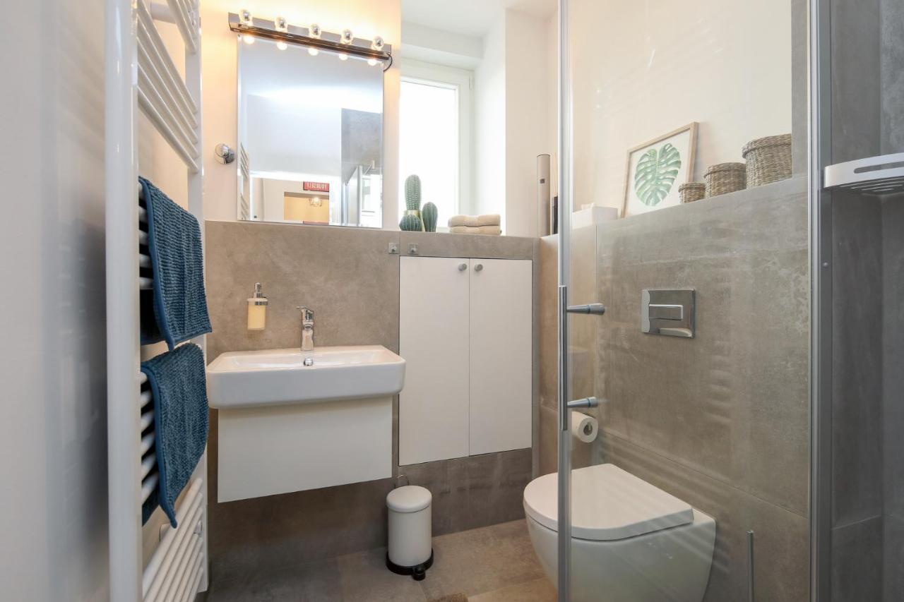 4 Personen Altbau Apartment Nahe Kurfuerstendamm - Romeo & Julia برلين المظهر الخارجي الصورة