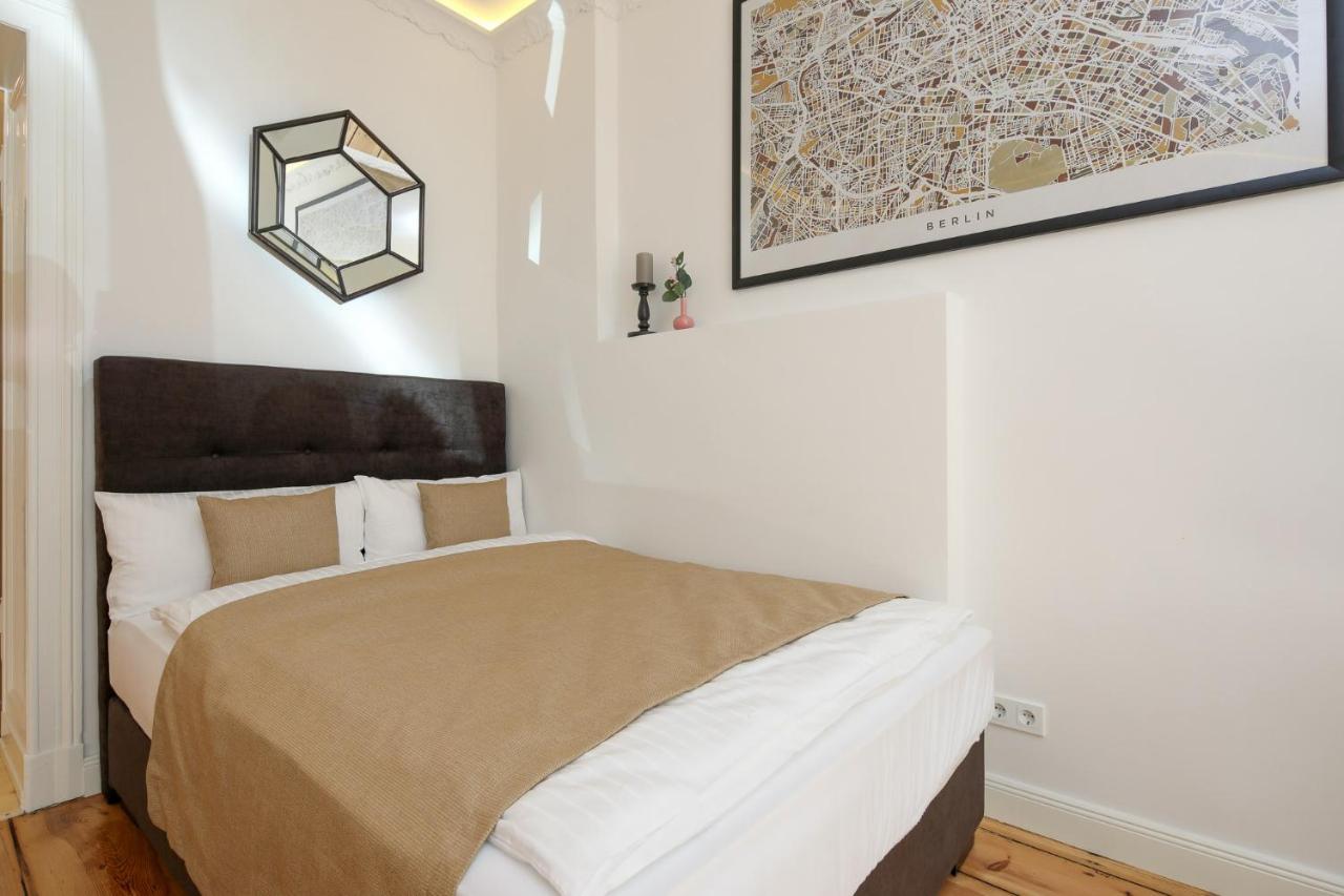 4 Personen Altbau Apartment Nahe Kurfuerstendamm - Romeo & Julia برلين المظهر الخارجي الصورة