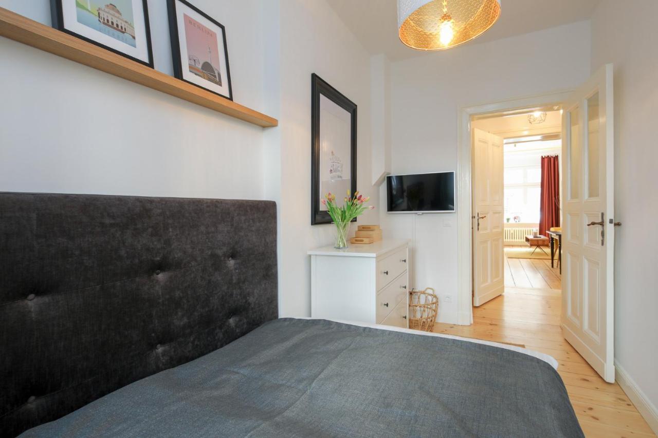 4 Personen Altbau Apartment Nahe Kurfuerstendamm - Romeo & Julia برلين المظهر الخارجي الصورة