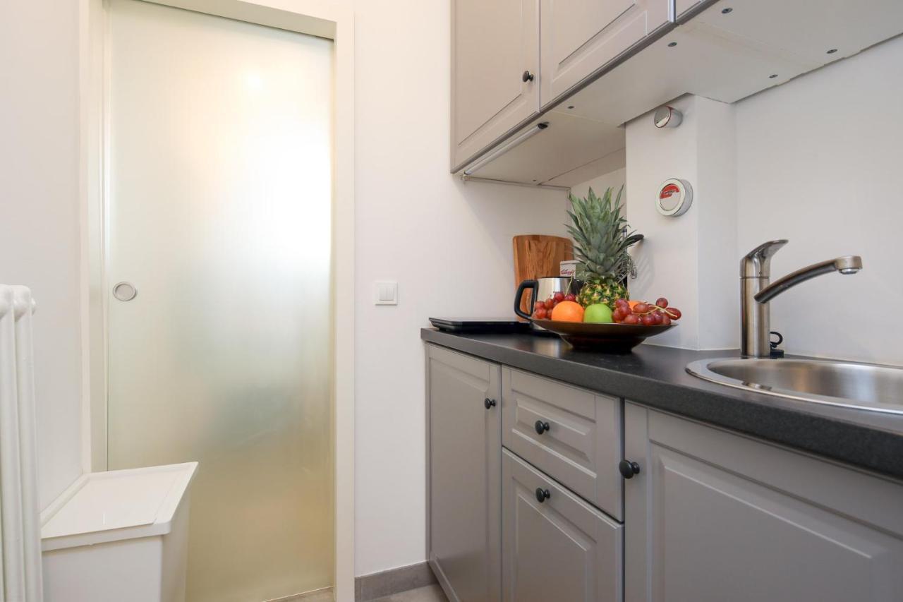 4 Personen Altbau Apartment Nahe Kurfuerstendamm - Romeo & Julia برلين المظهر الخارجي الصورة