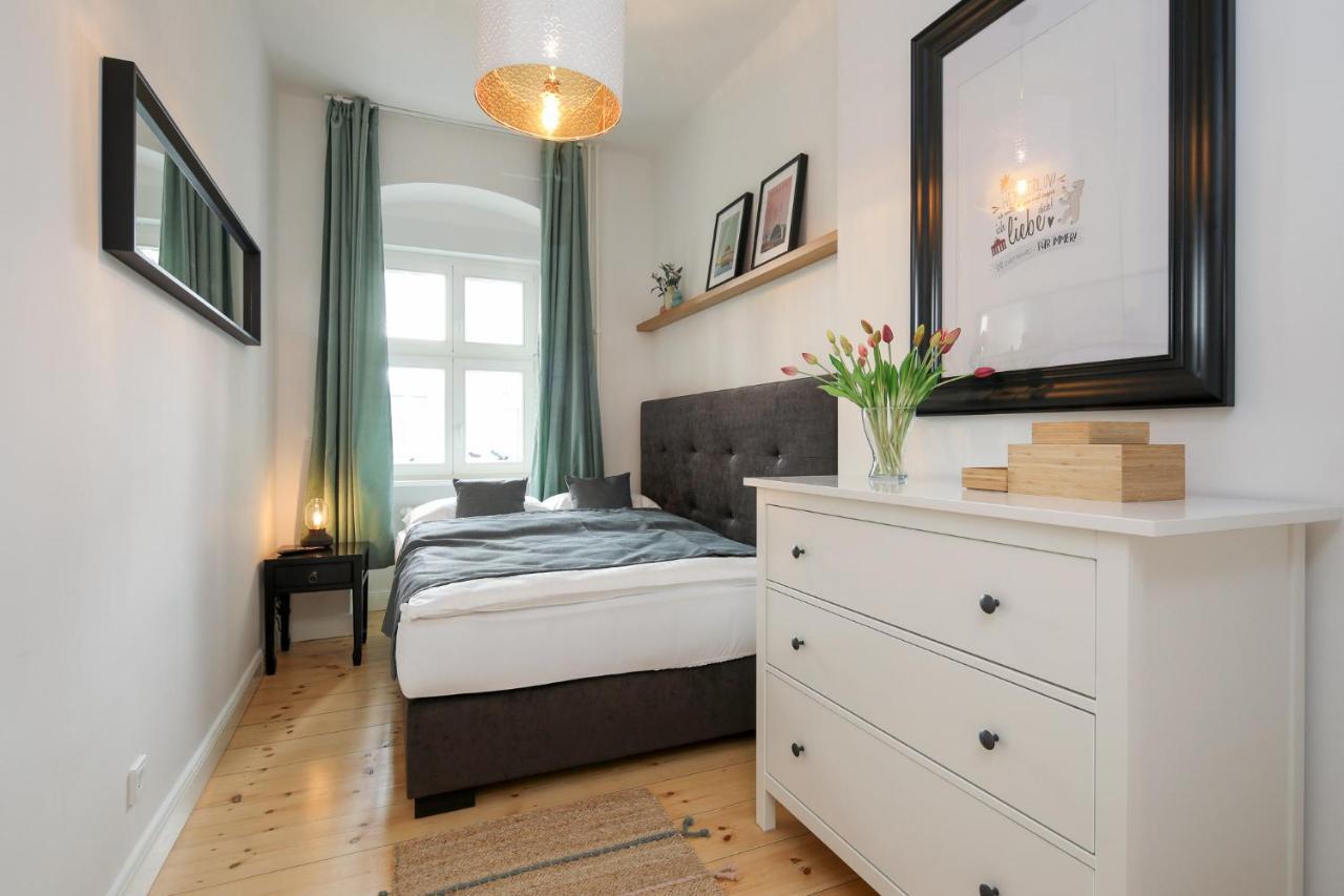 4 Personen Altbau Apartment Nahe Kurfuerstendamm - Romeo & Julia برلين المظهر الخارجي الصورة