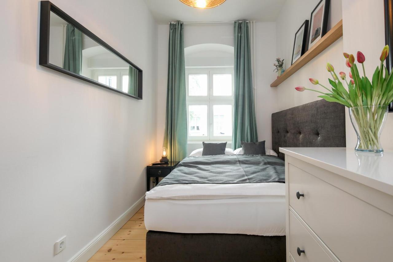 4 Personen Altbau Apartment Nahe Kurfuerstendamm - Romeo & Julia برلين المظهر الخارجي الصورة